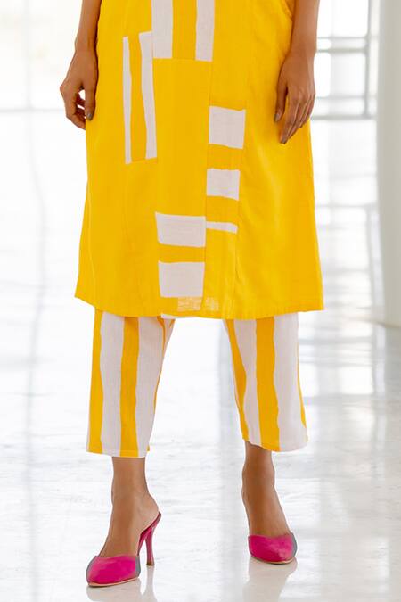 Silai Studio Yellow Linen, Viscose V-neck Lemons And Candies Kurta Set Online at Aza Fashions Silai Studio_Yellow Linen, Viscose V-neck Lemons And Candies Kurta Set _Online_at_Aza_Fashions