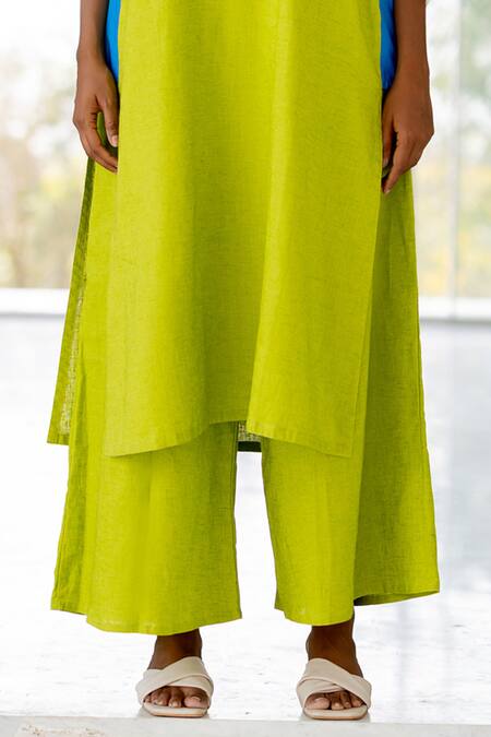Silai Studio Green Linen, Viscose V-neck Box Slit Kurta Set Online at Aza Fashions Silai Studio_Green Linen, Viscose V-neck Box Slit Kurta Set _Online_at_Aza_Fashions