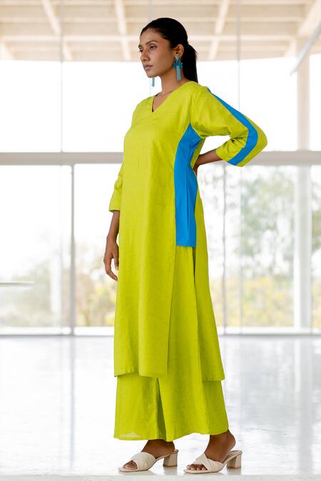Silai Studio Green Linen, Viscose V-neck Box Slit Kurta Set at Aza Fashions Silai Studio_Green Linen, Viscose V-neck Box Slit Kurta Set _at_Aza_Fashions