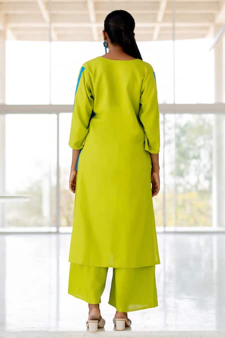 Shop Silai Studio Green Linen, Viscose V-neck Avocado Azure Box Slit Kurta at Aza Fashions Shop_Silai Studio_Green Linen, Viscose V-neck Avocado Azure Box Slit Kurta _at_Aza_Fashions
