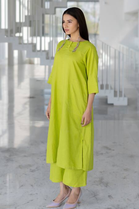 Silai Studio Green Linen, Viscose Round Neck Avocado Kurta Set at Aza Fashions Silai Studio_Green Linen, Viscose Round Neck Avocado Kurta Set _at_Aza_Fashions