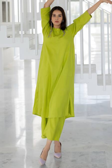 Silai Studio Green Linen, Viscose Round Neck Avocado Kurta Online at Aza Fashions Silai Studio_Green Linen, Viscose Round Neck Avocado Kurta _Online_at_Aza_Fashions