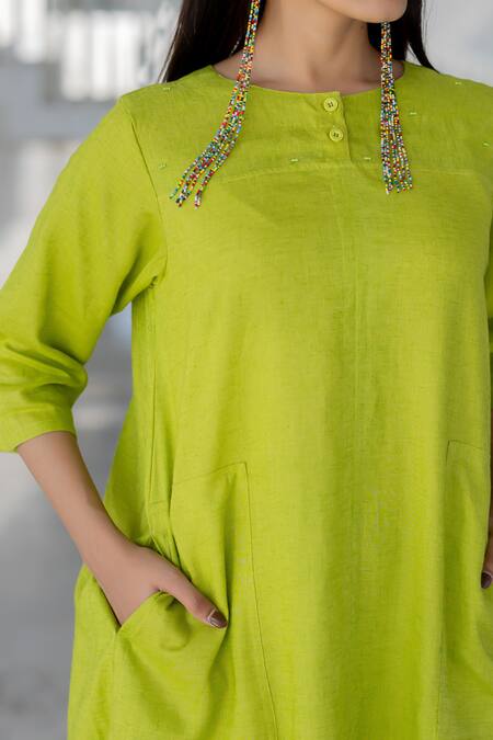 Buy Silai Studio Green Linen, Viscose Round Neck Avocado Kurta Buy_Silai Studio_Green Linen, Viscose Round Neck Avocado Kurta