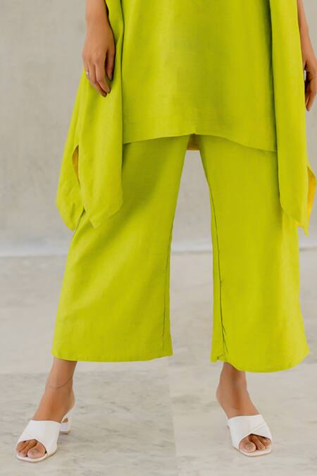 Shop Silai Studio Green Linen, Viscose Applique Round Neck Sunflower Co-ord Pant Set Online at Aza Fashions Shop_Silai Studio_Green Linen, Viscose Applique Round Neck Sunflower Co-ord Pant Set _Online_at_Aza_Fashions