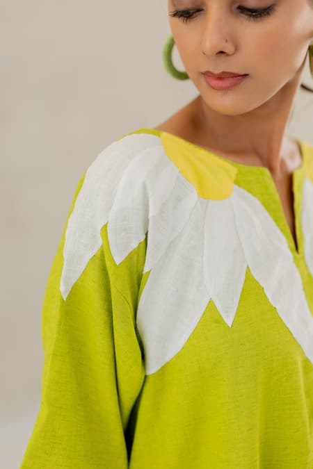 Buy Silai Studio Green Linen, Viscose Applique Round Neck Sunflower Tunic Buy_Silai Studio_Green Linen, Viscose Applique Round Neck Sunflower Tunic