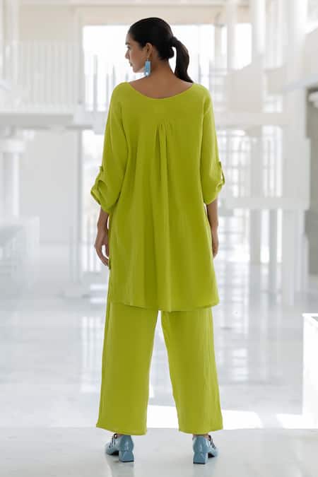 Shop Silai Studio Green Cotton V-neck Matcha Co-ord Pant Set at Aza Fashions Shop_Silai Studio_Green Cotton V-neck Matcha Co-ord Pant Set _at_Aza_Fashions