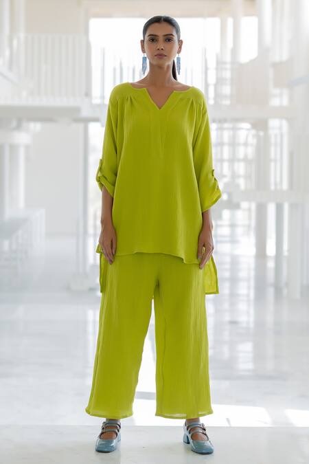 Shop Silai Studio Green Cotton V-neck Matcha Co-ord Pant Set Online at Aza Fashions Shop_Silai Studio_Green Cotton V-neck Matcha Co-ord Pant Set _Online_at_Aza_Fashions