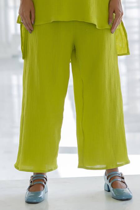 Shop Silai Studio Green Cotton V-neck Matcha Co-ord Pant Set Shop_Silai Studio_Green Cotton V-neck Matcha Co-ord Pant Set