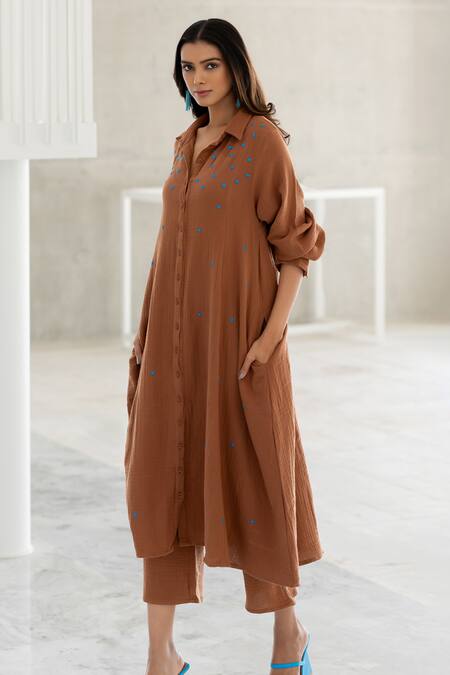 Silai Studio Brown Cotton Embroidery Collared Pecan Tunic Online at Aza Fashions Silai Studio_Brown Cotton Embroidery Collared Pecan Tunic _Online_at_Aza_Fashions