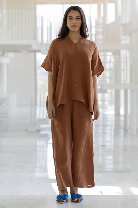 Silai Studio Brown Cotton V-neck Earthbound Co-ord Pant Set Online at Aza Fashions Silai Studio_Brown Cotton V-neck Earthbound Co-ord Pant Set _Online_at_Aza_Fashions