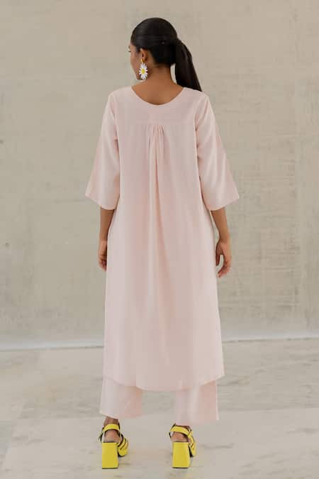 Shop Silai Studio Pink Linen, Viscose Round Neck Oyster Kurta at Aza Fashions Shop_Silai Studio_Pink Linen, Viscose Round Neck Oyster Kurta _at_Aza_Fashions