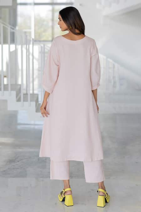 Shop Silai Studio Pink Linen, Viscose V-neck Blush Basil Applique Kurta Set at Aza Fashions Shop_Silai Studio_Pink Linen, Viscose V-neck Blush Basil Applique Kurta Set _at_Aza_Fashions