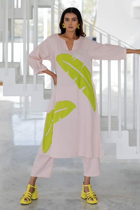Shop Silai Studio Pink Linen, Viscose V-neck Blush Basil Applique Kurta Set Online at Aza Fashions Shop_Silai Studio_Pink Linen, Viscose V-neck Blush Basil Applique Kurta Set _Online_at_Aza_Fashions