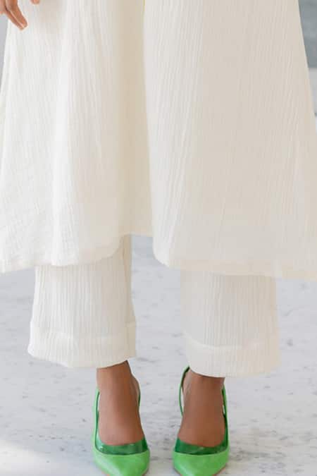 Buy_Silai Studio_White Cotton Embroidery Round Neck Vanilla Mist Kurta Set _Online_at_Aza_Fashions