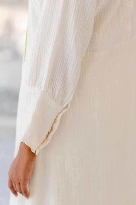 Silai Studio_White Cotton Embroidery Round Neck Vanilla Mist Kurta _Online_at_Aza_Fashions