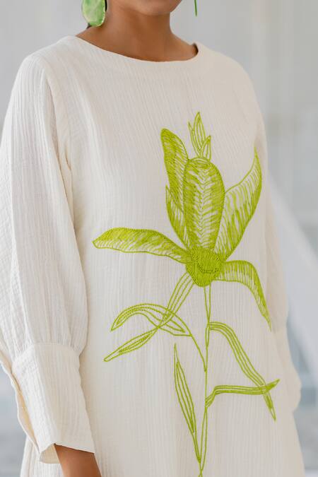 Silai Studio_White Cotton Embroidery Round Neck Vanilla Mist Kurta _at_Aza_Fashions