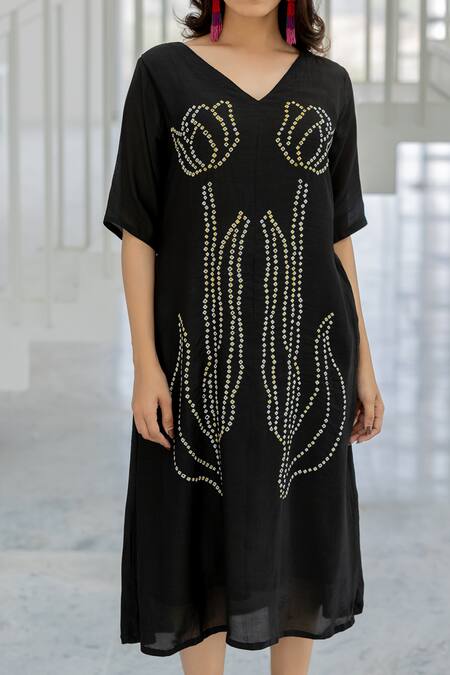 Buy Silai Studio Black Silk, Voile Beads, Embroidery V-neck Shadow Tulips Dress Online at Aza Fashions Buy_Silai Studio_Black Silk, Voile Beads, Embroidery V-neck Shadow Tulips Dress _Online_at_Aza_Fashions