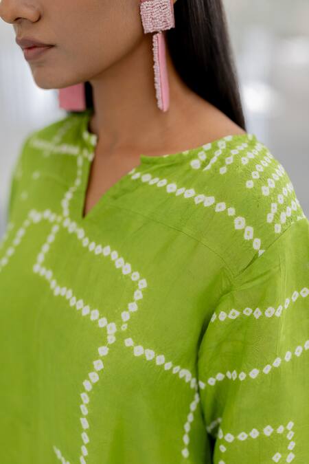 Buy_Silai Studio_Green Viscose, Silk V-neck Terra Bandhej Kurta Set 