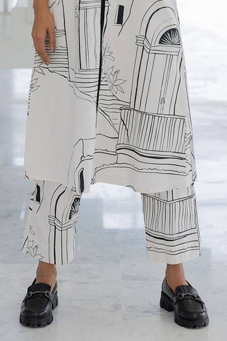 Buy_Silai Studio_White Poplin Round Neck Designer Arches And Avenues Kurta Set _Online_at_Aza_Fashions