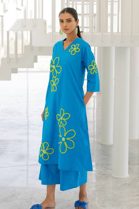 Buy Silai Studio Blue Poplin Embroidery V-neck Seafoam Floral Kurta Set Online at Aza Fashions Buy_Silai Studio_Blue Poplin Embroidery V-neck Seafoam Floral Kurta Set _Online_at_Aza_Fashions