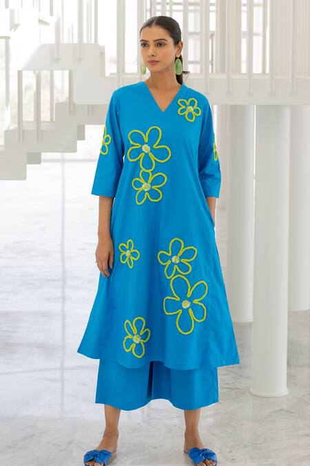 Shop Silai Studio Blue Poplin Embroidery V-neck Seafoam Floral Kurta Set Online at Aza Fashions Shop_Silai Studio_Blue Poplin Embroidery V-neck Seafoam Floral Kurta Set _Online_at_Aza_Fashions