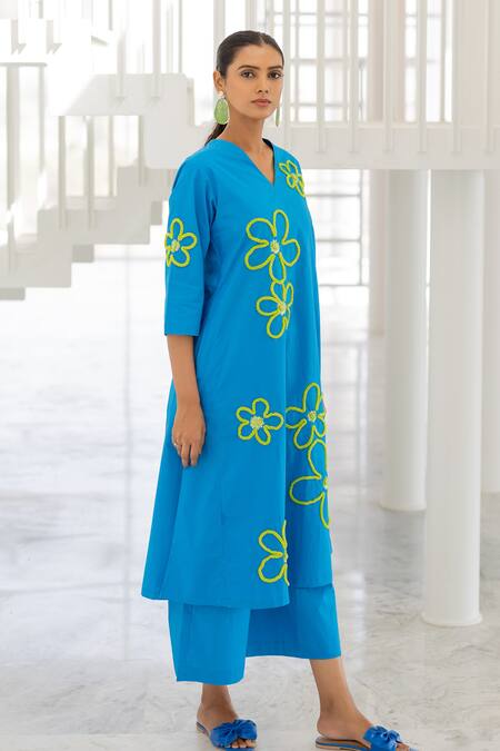 Shop_Silai Studio_Blue Poplin Embroidery V-neck Floral Seafoam Kurta _Online_at_Aza_Fashions