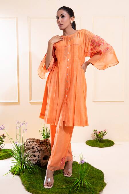 The White Tree Studio_Peach Chanderi Applique, Embroidery Round Neck Pleated Kurta Co-ord Set _Online_at_Aza_Fashions