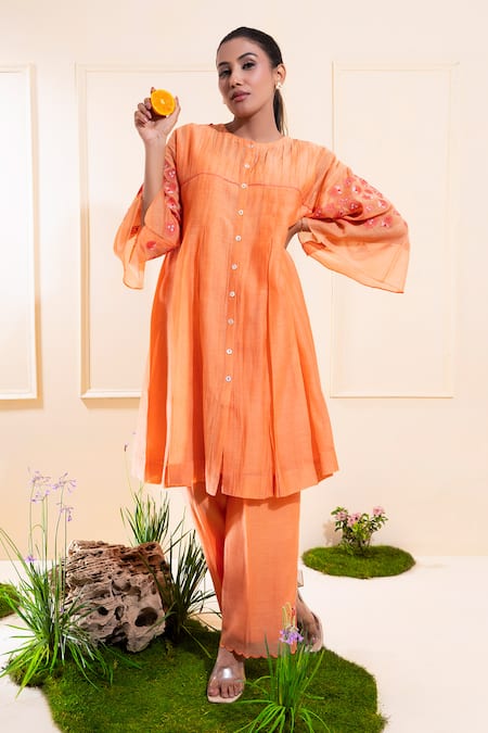 The White Tree Studio Peach Chanderi Applique, Embroidery Round Neck Pleated Kurta Co-ord Set 