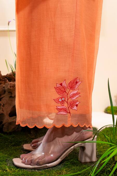 Buy_The White Tree Studio_Peach Chanderi Applique, Embroidery Round Neck Pleated Kurta Co-ord Set 