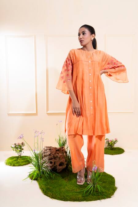 Shop_The White Tree Studio_Peach Chanderi Applique, Embroidery Round Neck Pleated Kurta Co-ord Set 