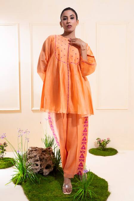 The White Tree Studio_Peach Chanderi Embroidery, Applique Round Neck Front Gathers Set _at_Aza_Fashions