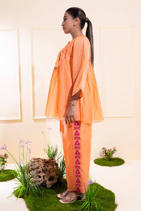 Buy_The White Tree Studio_Peach Chanderi Embroidery, Applique Round Neck Front Gathers Set 