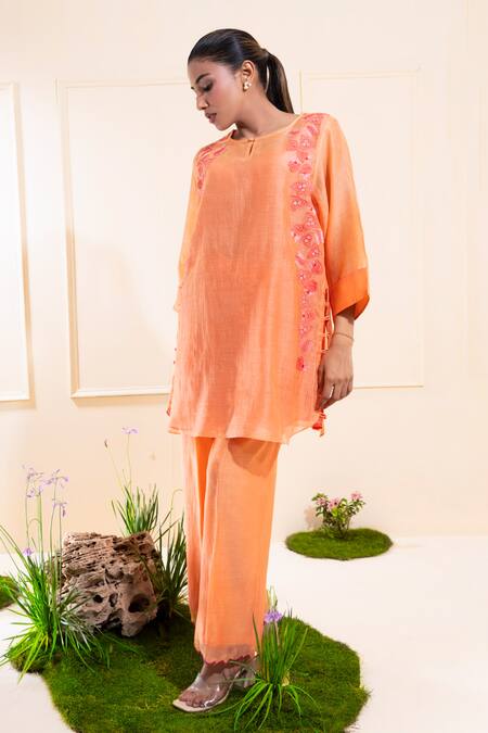 Buy_The White Tree Studio_Peach Chanderi Applique Round Neck Two Tone Co-ord Set _Online_at_Aza_Fashions