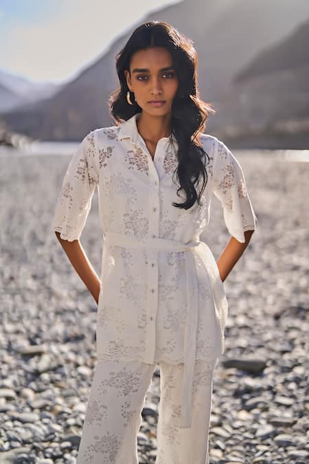 Buy_Dash And Dot_White Cotton, Nylon Embroidery Collared Scalloped Lace Shirt And Pant Set 