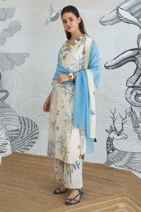 Shop_Shivani Bhargava_Ivory Chanderi V-neck Digital Print Jungle Kurta _at_Aza_Fashions