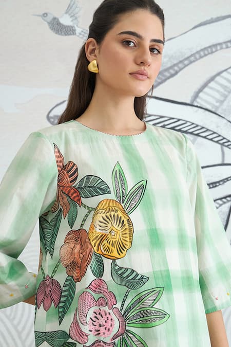 Shivani Bhargava_Green Cotton Embroidery Round Neck Check Flower Placement Kurta Set _Online_at_Aza_Fashions