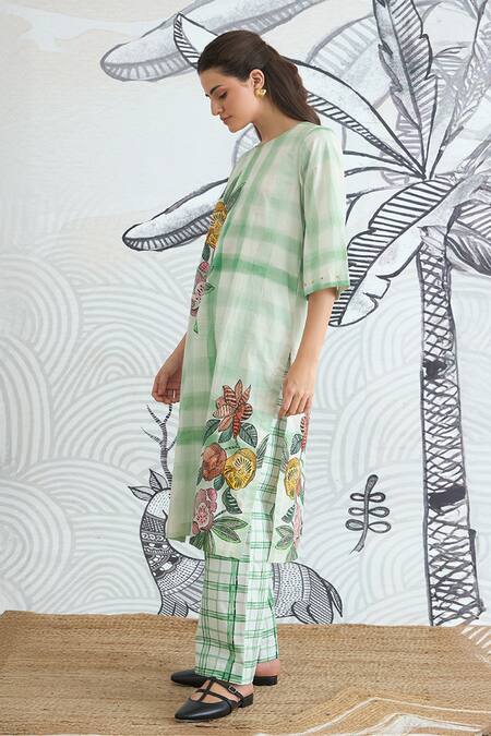 Shivani Bhargava_Green Cotton Embroidery Round Neck Check Flower Placement Kurta Set _at_Aza_Fashions