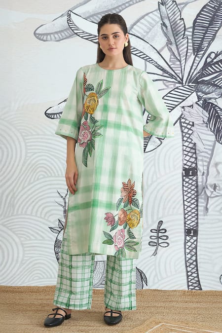 Shivani Bhargava_Green Cotton Embroidery Round Neck Check Flower Placement Kurta _at_Aza_Fashions