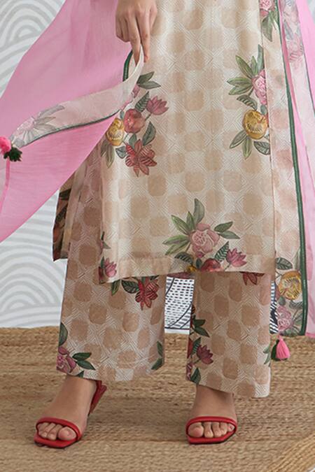 Buy_Shivani Bhargava_Beige Chanderi, Cotton V-neck Check Flower Kurta Set _Online_at_Aza_Fashions
