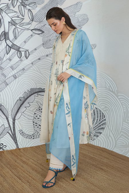Shivani Bhargava_Ivory Chanderi, Cotton V-neck Jungle Digital Print Anarkali Set _at_Aza_Fashions