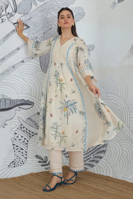 Shivani Bhargava_Ivory Chanderi V-neck Digital Print Jungle Anarkali _at_Aza_Fashions