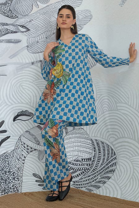 Shivani Bhargava Blue Cotton Embroidery V-neck Check Flower Co-ord Set 