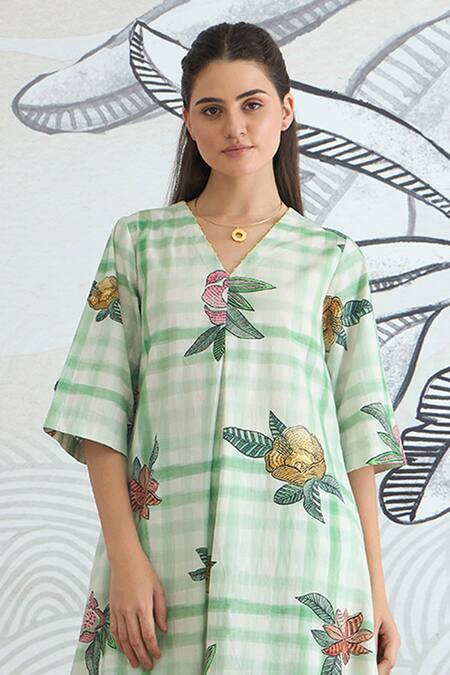Shivani Bhargava_Green Cotton Embroidery V-neck Check Flower A-line Kurta And Pant _Online_at_Aza_Fashions