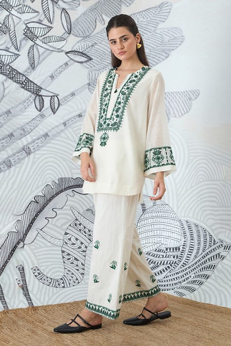 Shivani Bhargava Green Yoke Embroidery Tunic & Pant Set 