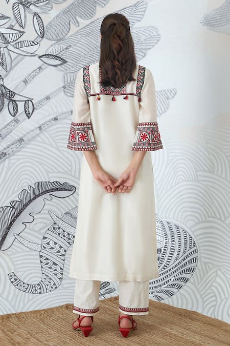 Shivani Bhargava Ivory Embroidered Chanderi Kurta 