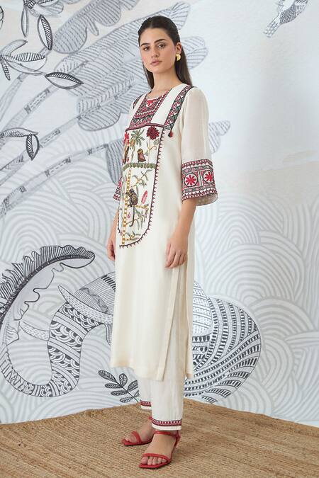 Buy Shivani Bhargava Ivory Chanderi Embroidery Round Neck Kurta Online at Aza Fashions Buy_Shivani Bhargava_Ivory Chanderi Embroidery Round Neck Kurta _Online_at_Aza_Fashions