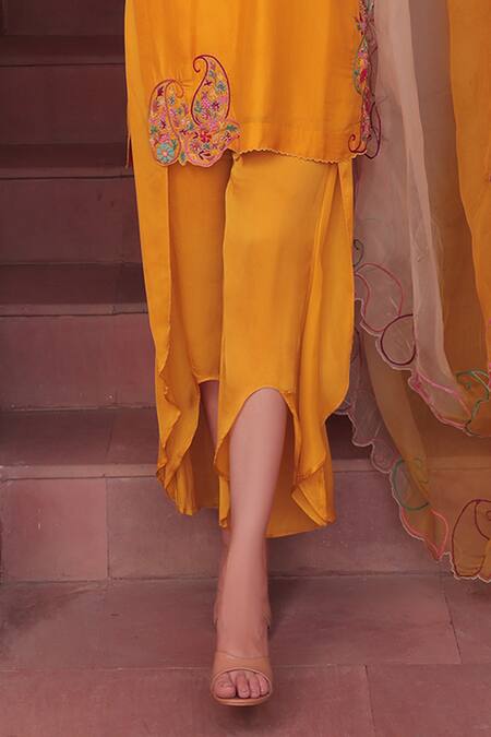 Label Astha Chhabra_Yellow Silk, Satin, Georgette, Organza Embroidery Round Neck Designer Kurta Set _Online_at_Aza_Fashions