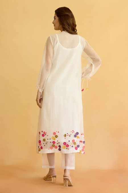 Shop_Naaz By Noor_Ivory Chanderi, Cotton Pearls, Fabric Flowers Round Neck Floral Kurta Set _at_Aza_Fashions