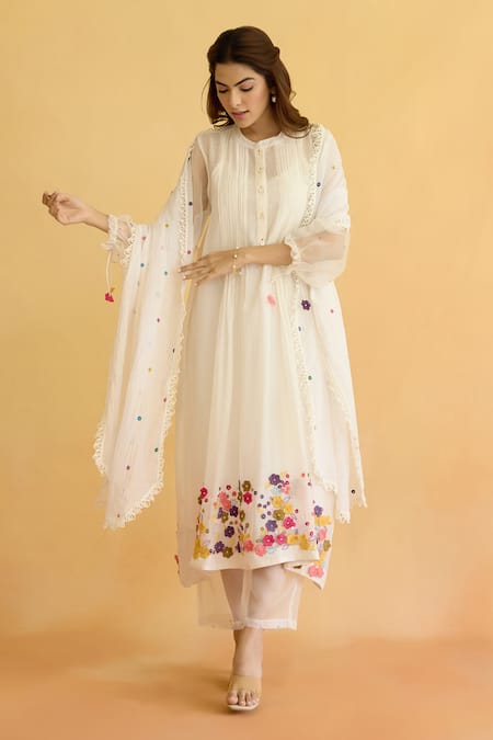 Naaz By Noor Ivory Chanderi, Cotton Pearls, Fabric Flowers Round Neck Floral Kurta Set 