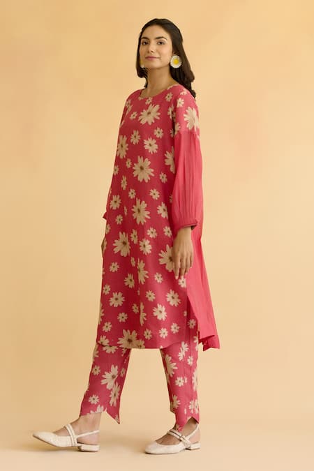 Naaz By Noor Red Linen Embroidery Round Neck Floral Print Kurta And Pant Set Online at Aza Fashions Naaz By Noor_Red Linen Embroidery Round Neck Floral Print Kurta And Pant Set _Online_at_Aza_Fashions
